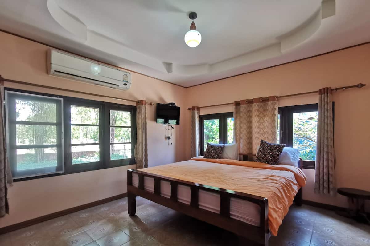 1 habitación, escritorio, wifi gratis y ropa de cama