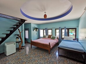 House, 4 Bedrooms | Desk, free WiFi, bed sheets - Ya Teng Homestay (Si Racha)