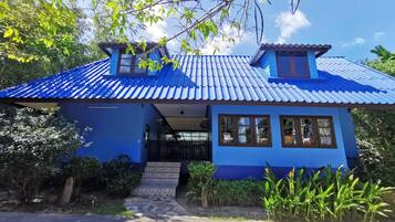 Nhà, 4 phòng ngủ | Bàn, truy cập Internet không dây miễn phí, bộ trải giường