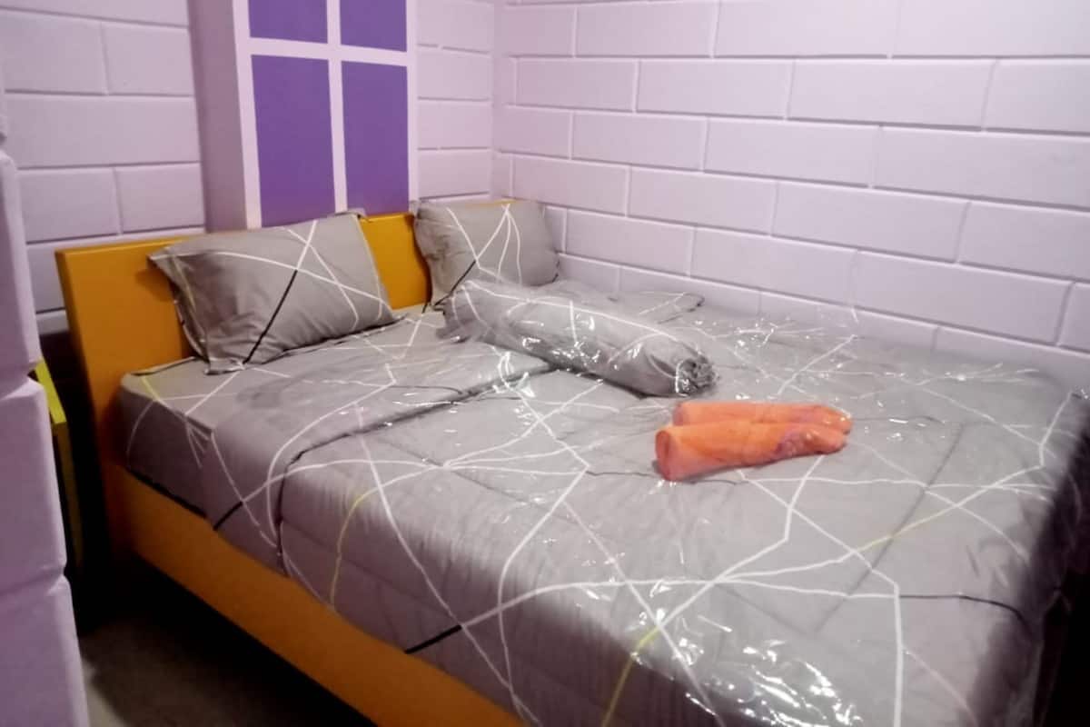 Escrivaninha, Wi-Fi de cortesia, roupa de cama