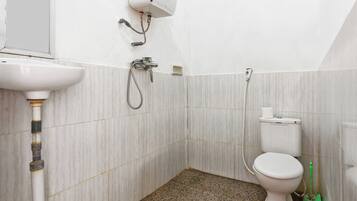 Standard AC Room | Bathroom | Shower, bidet, towels