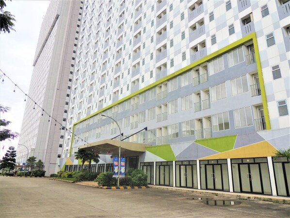 Studio | View from room - Reva Room on Gunung Putri Square Apartment (Gunung Putri)