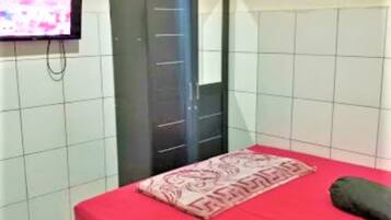 Chambre Standard | Bureau, Wi-Fi gratuit, draps fournis