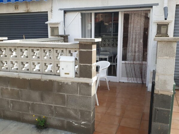 Balcony - Comfortable Apartment in Empuriabrava With Balcony (Castello d'Empuries)