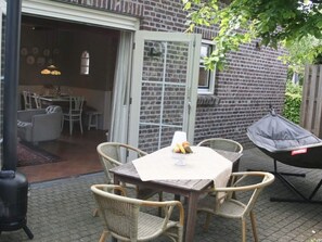 House | Dining - Authentic Holiday Home in Baarlo With Private Terrace (Baarlo)
