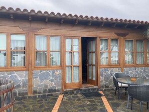 Exterior - Secluded Holiday Home in La Perdom With Terrace (La Orotava)