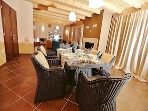 Dining - Villa With Private Pool and Garden Near Svetvincenat in Central Istria (Svetvincenat)