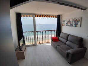 TV - Apartamenta en Primera Línea de Benidorm (Benidorm)