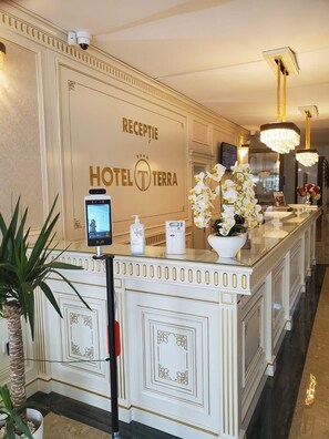 Reception - Hotel Terra (Neptun)