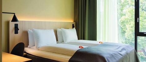 Standard-dobbeltværelse | Skrivebord, arbejdsområde til bærbare computere, gratis Wi-Fi, sengetøj