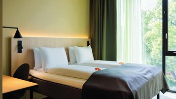 标准双人房 | 办公桌、笔记本电脑工作区、免费 WiFi、床单