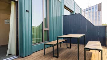 Bureau, espace de travail pour ordinateur portable, Wi-Fi gratuit