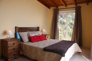 2 Schlafzimmer, Reisekinderbett, WLAN, Bettwäsche