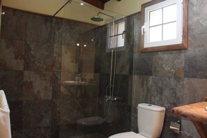 Douche, sèche-cheveux