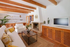 TV, peis og bordtennis