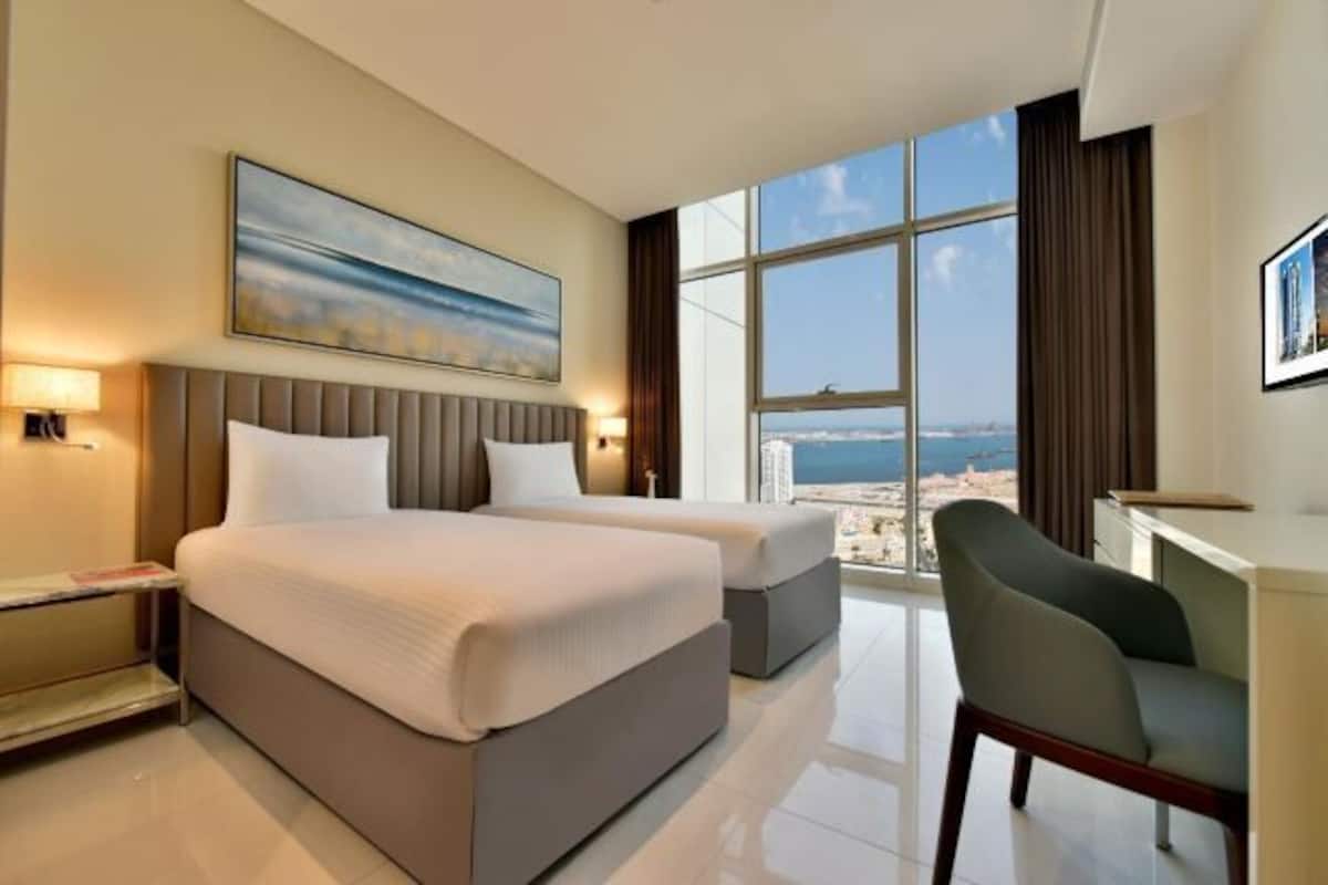 In-room safe, individually furnished, desk, laptop workspace