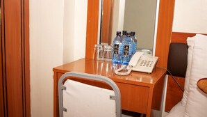 Deluxe Double Room | In-room safe, desk, laptop workspace, soundproofing - milestone city hotel (Nairobi)