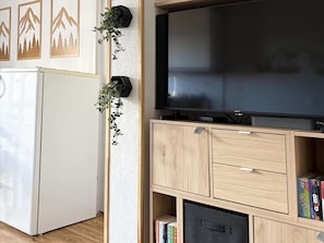 Interior - Cosy 2-Room Apartment with Pool & Jacuzzi, Sleeps 4, Ski-In/Ski-Out, South/West Balcony (Les Orres)