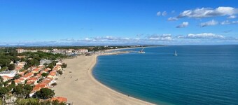 Appartement cosy à 100m de la plage avec piscine, parking privé et loggia vitrée