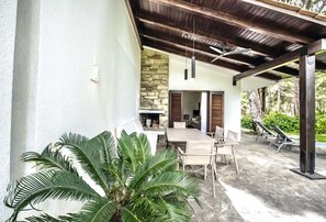 Outdoor dining - Perfect Family Villa with Pool (Sani)