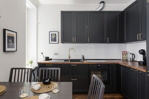 Fridge, oven, stovetop, dishwasher - Hostmate - Milano - Freguglia- Guastalla (Milano)