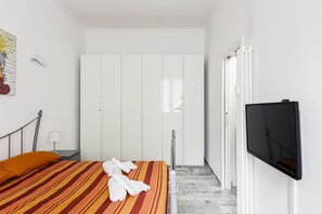 1 bedroom, iron/ironing board, free WiFi, bed sheets