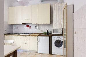 Stovetop, coffee/tea maker