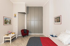 1 habitación, tabla de planchar con plancha, wifi gratis y ropa de cama 