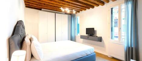 2 habitaciones, tabla de planchar con plancha, wifi y ropa de cama