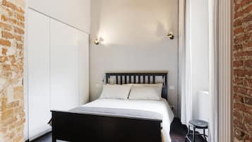 1 slaapkamer, een strijkplank/strijkijzer, gratis wifi, beddengoed