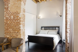1 bedroom, iron/ironing board, bed sheets