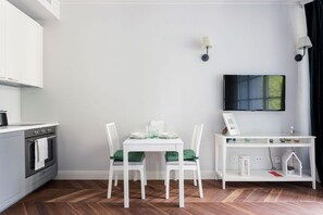 Kühlschrank, Ofen, Herdplatte, Geschirrspüler