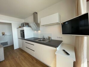 Mikrowelle, Ofen, Herdplatte, Geschirrspüler