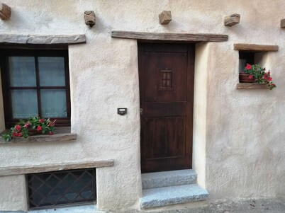 B&B S'Ispera - Authentic Barbagia Stay and Home Restaurant, Sardinia