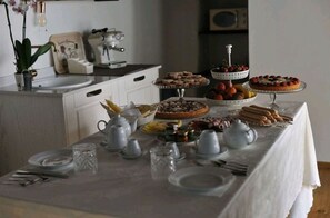 Dining - B&B S'Ispera - Authentic Barbagia Stay and Home Restaurant, Sardinia (Fonni)