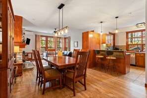 B72A8383 - Les Eaux - 2bdrs w/ Pool & Hot Tub near Village (Mont-Tremblant)