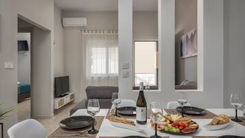 32-inch flat-screen TV with digital channels, TV