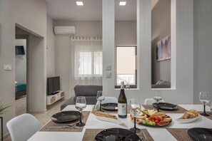 Televisión de pantalla plana de 32 pulgadas con canales digitales 