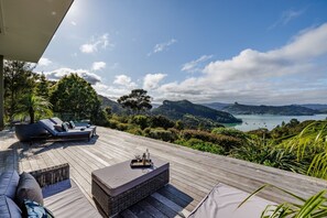 Terrace/patio - KAURI HILL ESTATE Luxe Mountain Retreat Overlooking Whangaroa Harbour (Northland)