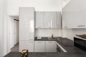 Fridge, microwave, oven, stovetop - Hostmate- Milano - Saldini - Città Studi (Milano)