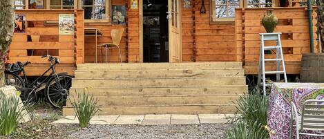 Cabin | Exterior