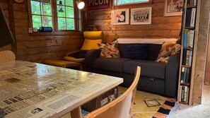 Cabin | Living area | 30-inch TV with digital channels
