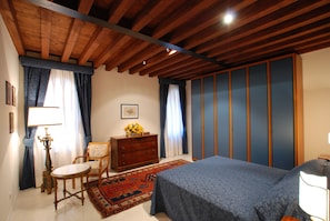 2 chambres, fer et planche à repasser, lit parapluie, Wi-Fi gratuit