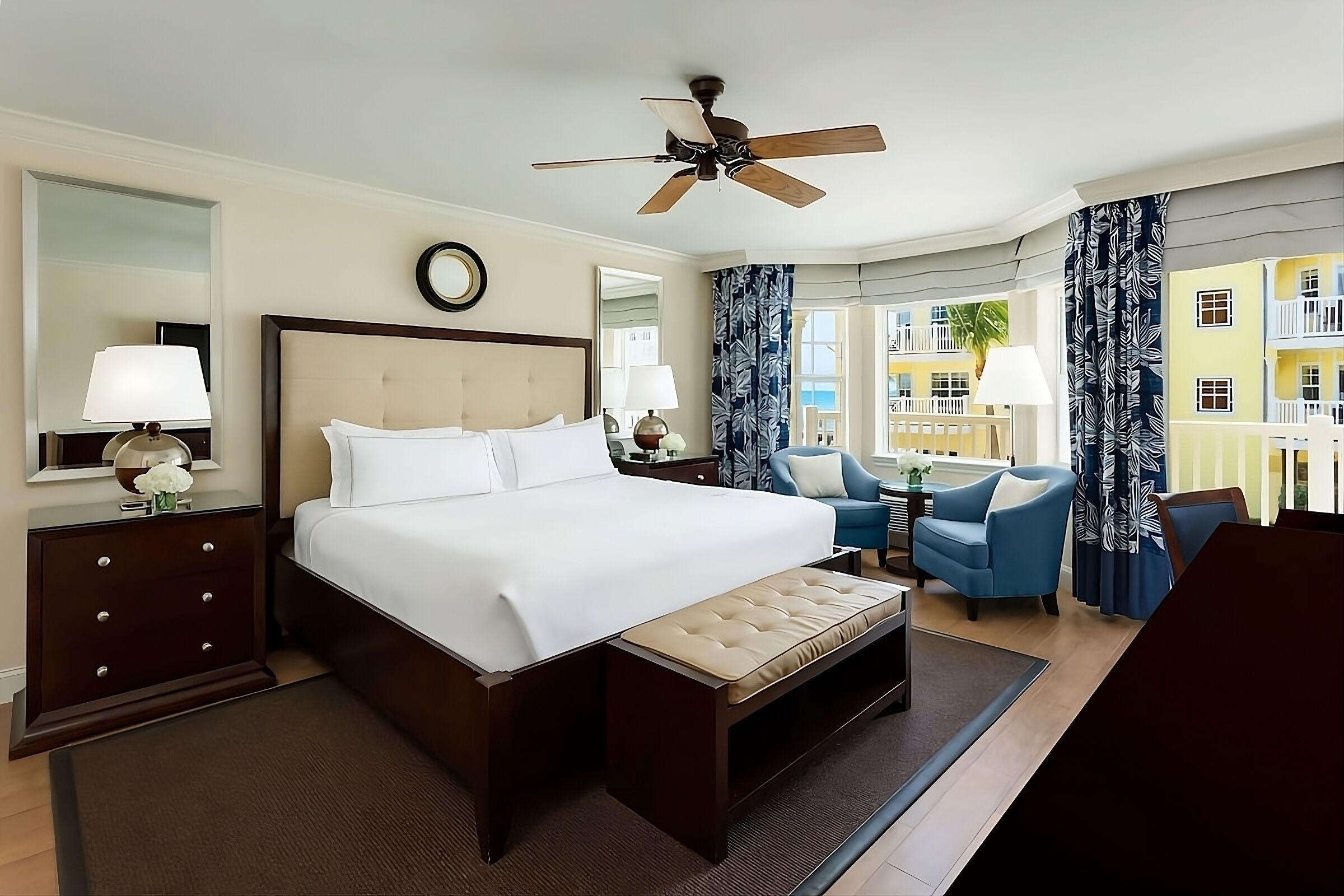 Oceanfront and Adult Only Pool, Bike Rental, Beach Bar, Near Duval Street!