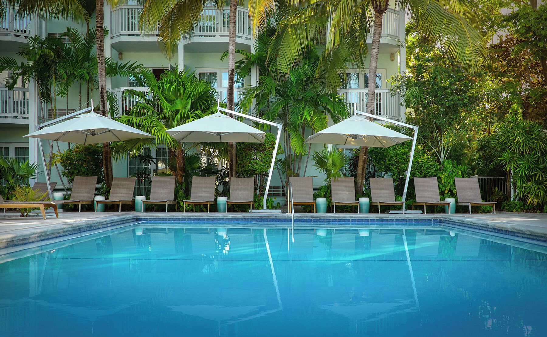 Get Ready for Your Florida Adventure! 3 Modish Units, Bike Rentals, Pool!