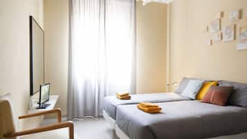 3 chambres, fer et planche à repasser, Wi-Fi, draps fournis