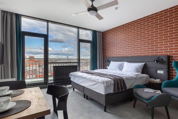 1 bedroom, in-room safe, iron/ironing board, free WiFi