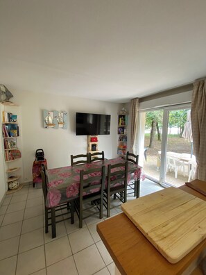 Dining - 017 - Duplex Villa in beautiful holiday residence (SOULAC SUR MER)