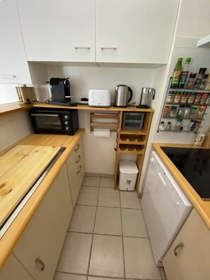 Fridge, microwave, oven, stovetop - 017 - Duplex Villa in beautiful holiday residence (SOULAC SUR MER)