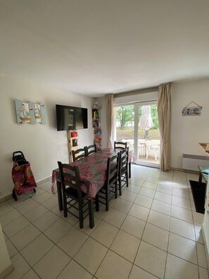 Dining - 017 - Duplex Villa in beautiful holiday residence (SOULAC SUR MER)